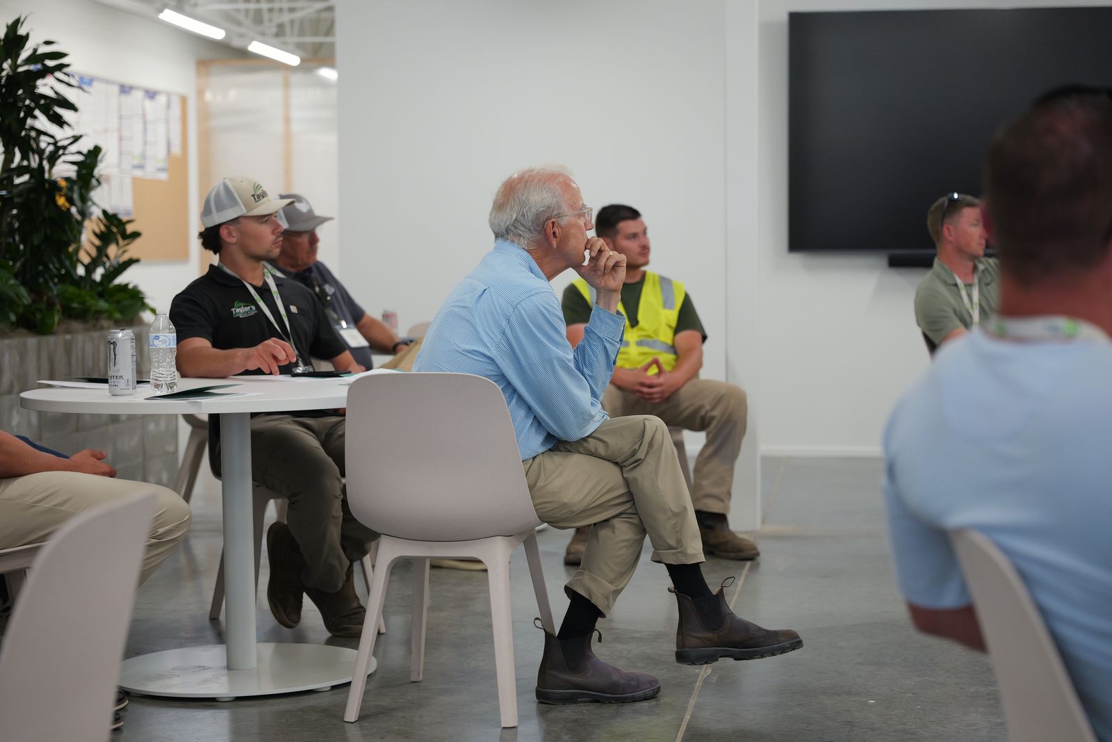 Owner discussion around the table at Envision 2026